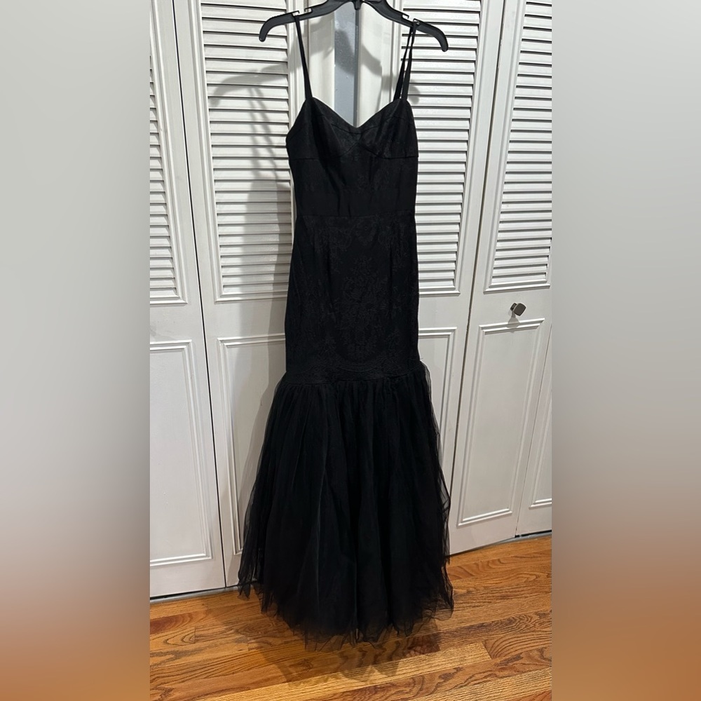 Black lace mermaid dress - Picture 4 of 4